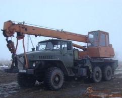 Автокран УРАЛ 14 тонн, вылет стрелы 13 м